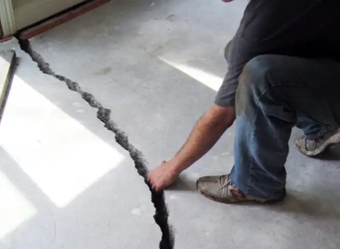 Cracks in the foundation Concrete