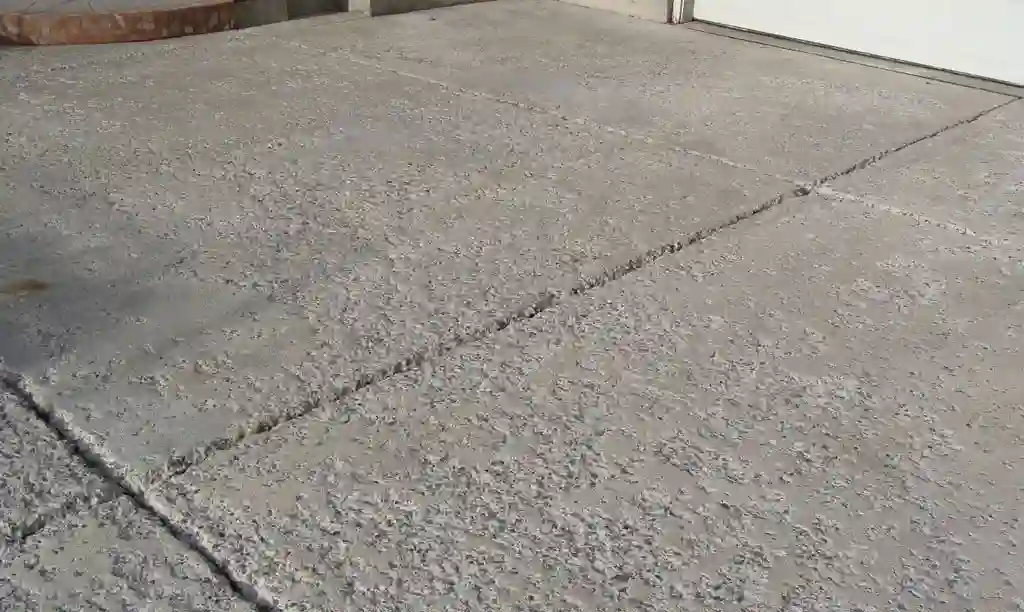 Spalling or flaking surface